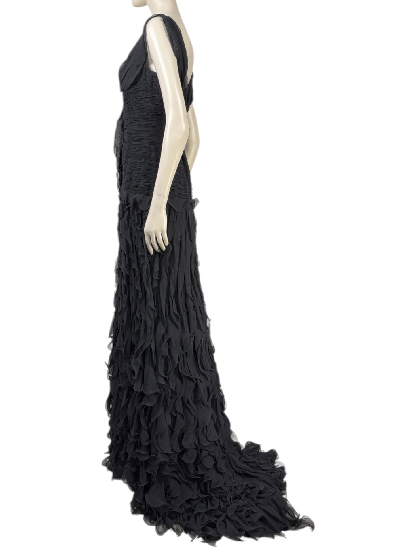 Oscar de la Renta Prefall 2012  Sleeveless maxi dress with train in black chiffon with ruffles 3