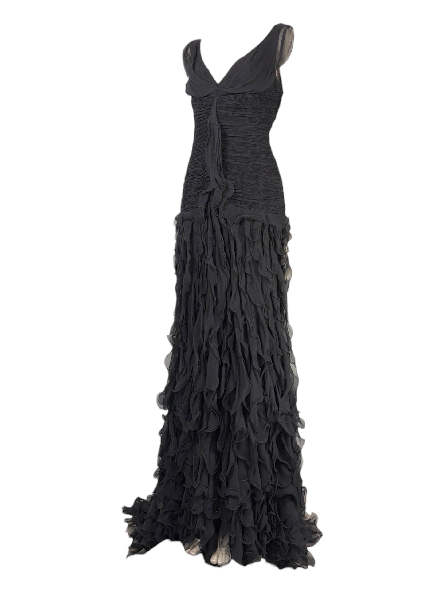 Oscar de la Renta Prefall 2012  Sleeveless maxi dress with train in black chiffon with ruffles 2