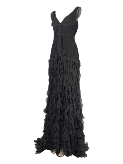 Oscar de la Renta Prefall 2012  Sleeveless maxi dress with train in black chiffon with ruffles 2
