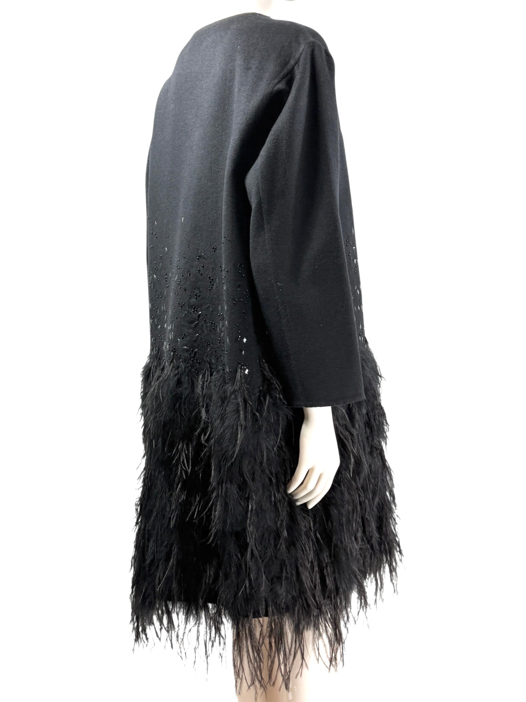 Oscar_de_la_Renta_Spring_2015_Black_feathers_coat