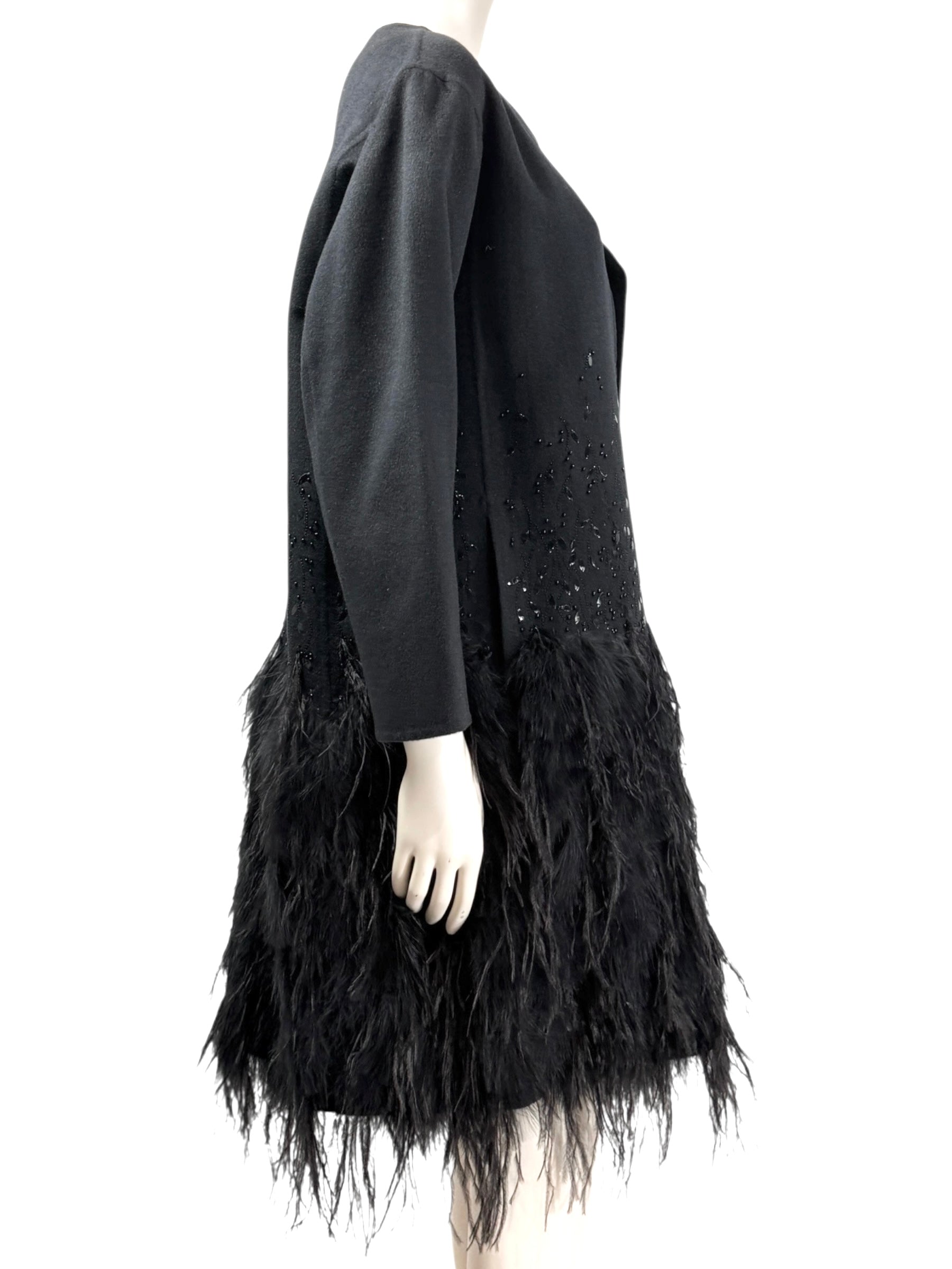 Oscar_de_la_Renta_Spring_2015_Black_feathers_coat