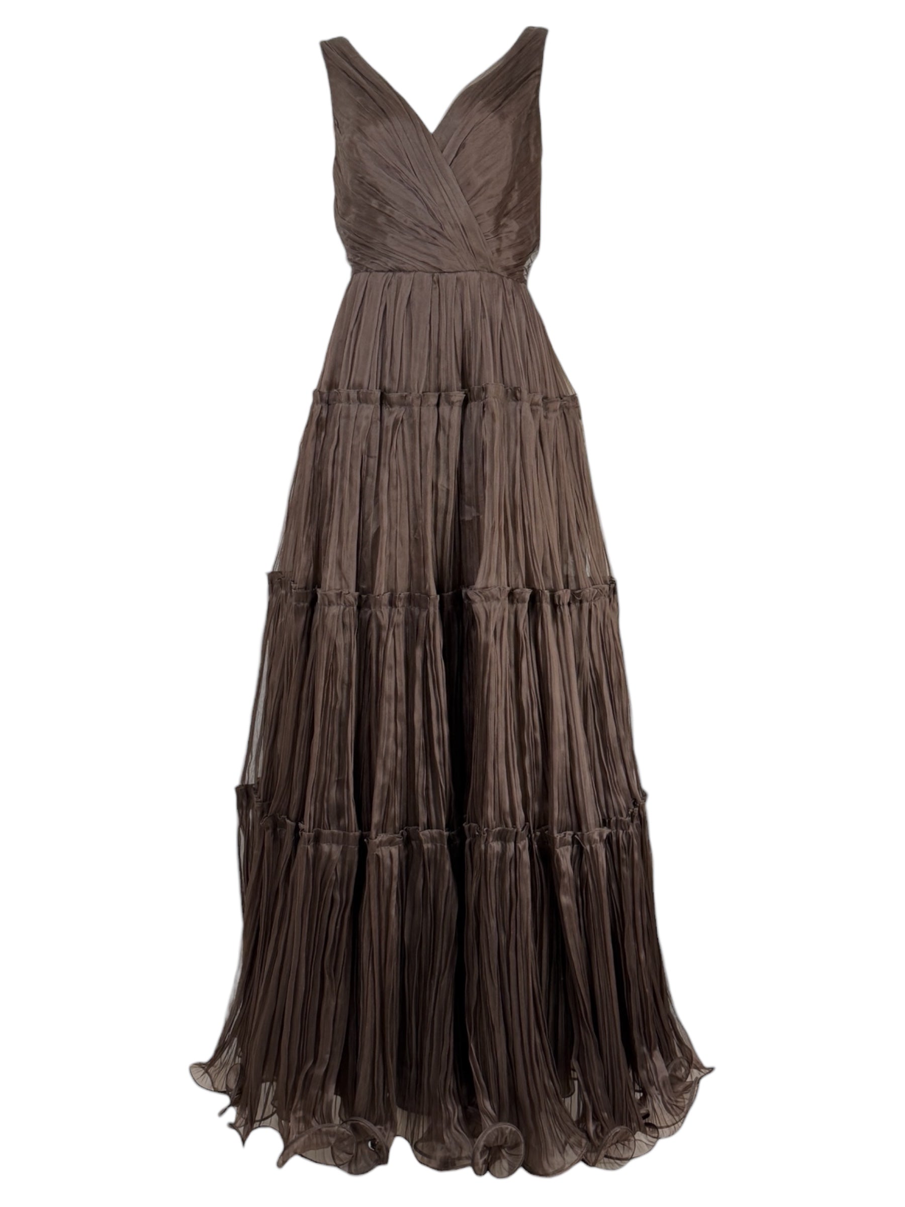 Oscar de la Renta Spring/Summer 2012 Look 46  Long sleeveless dress in pleated cocoa organza 