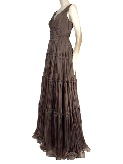 Oscar de la Renta Spring/Summer 2012 Look 46  Long sleeveless dress in pleated cocoa organza  1