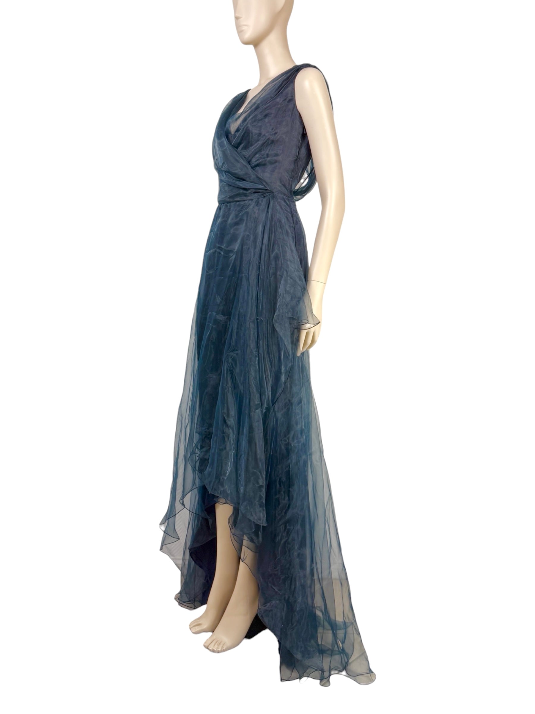 Oscar de la Renta Spring/Summer 2012   Look 58  Sleeveless navy organdy maxi dress 1
