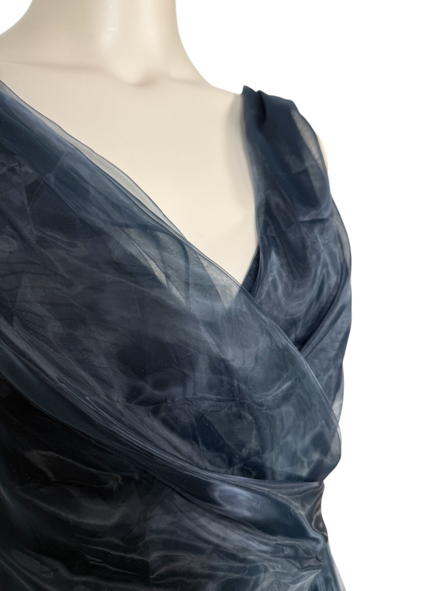 Oscar de la Renta Spring/Summer 2012   Look 58  Sleeveless navy organdy maxi dress 6