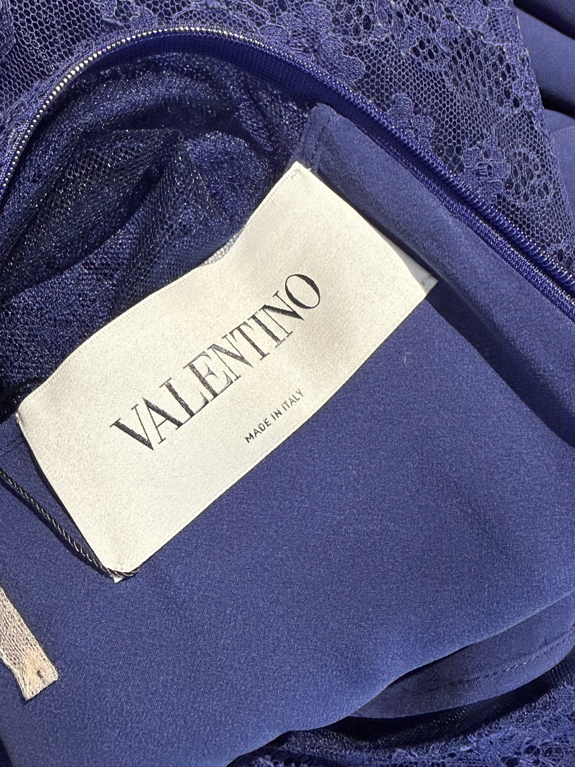 Valentino - Sleeveless navy lace dress