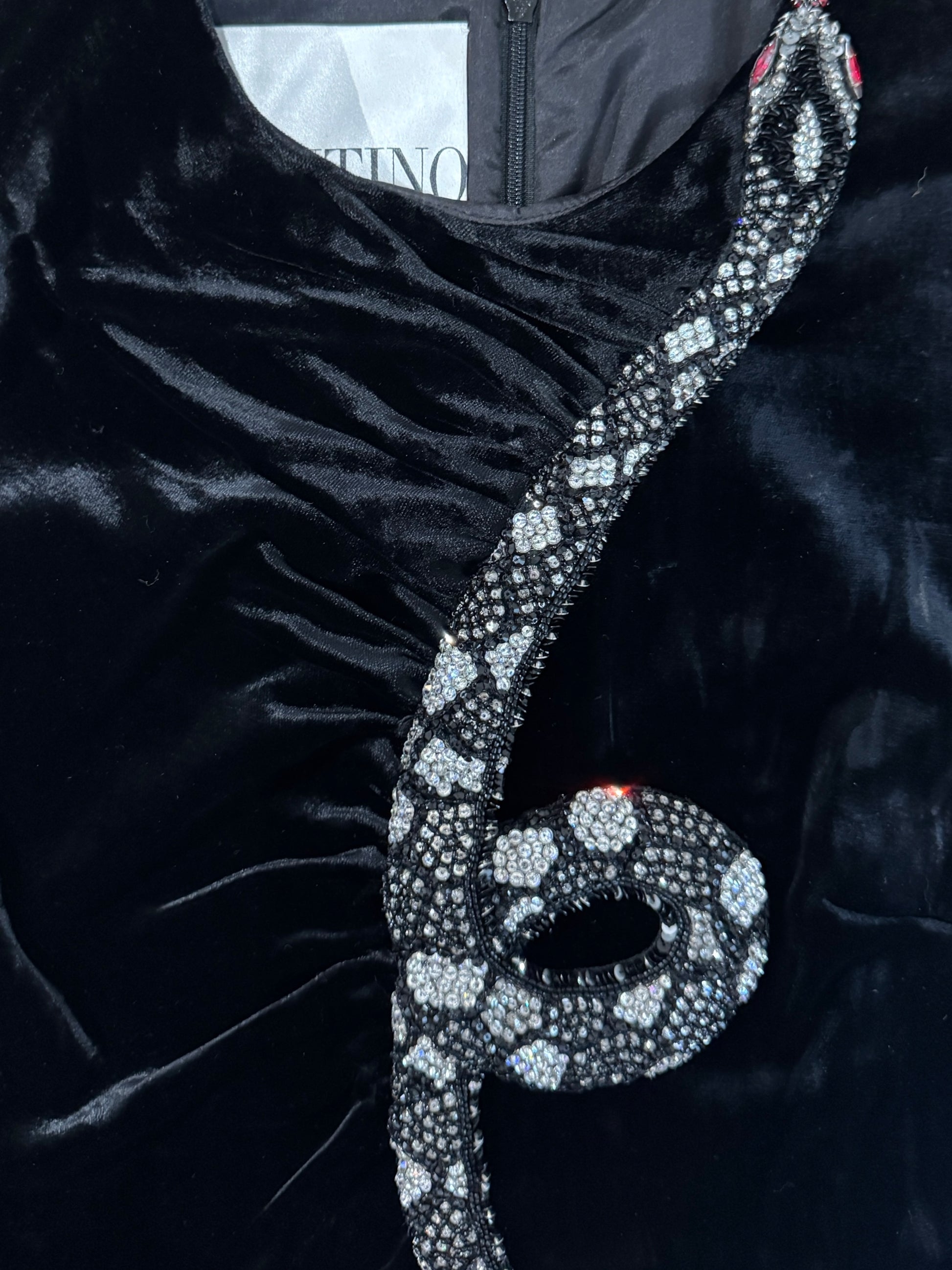 Valentino 1971 Pierpaolo Piccioli Prefall 2018 Velvet snake crystal dress