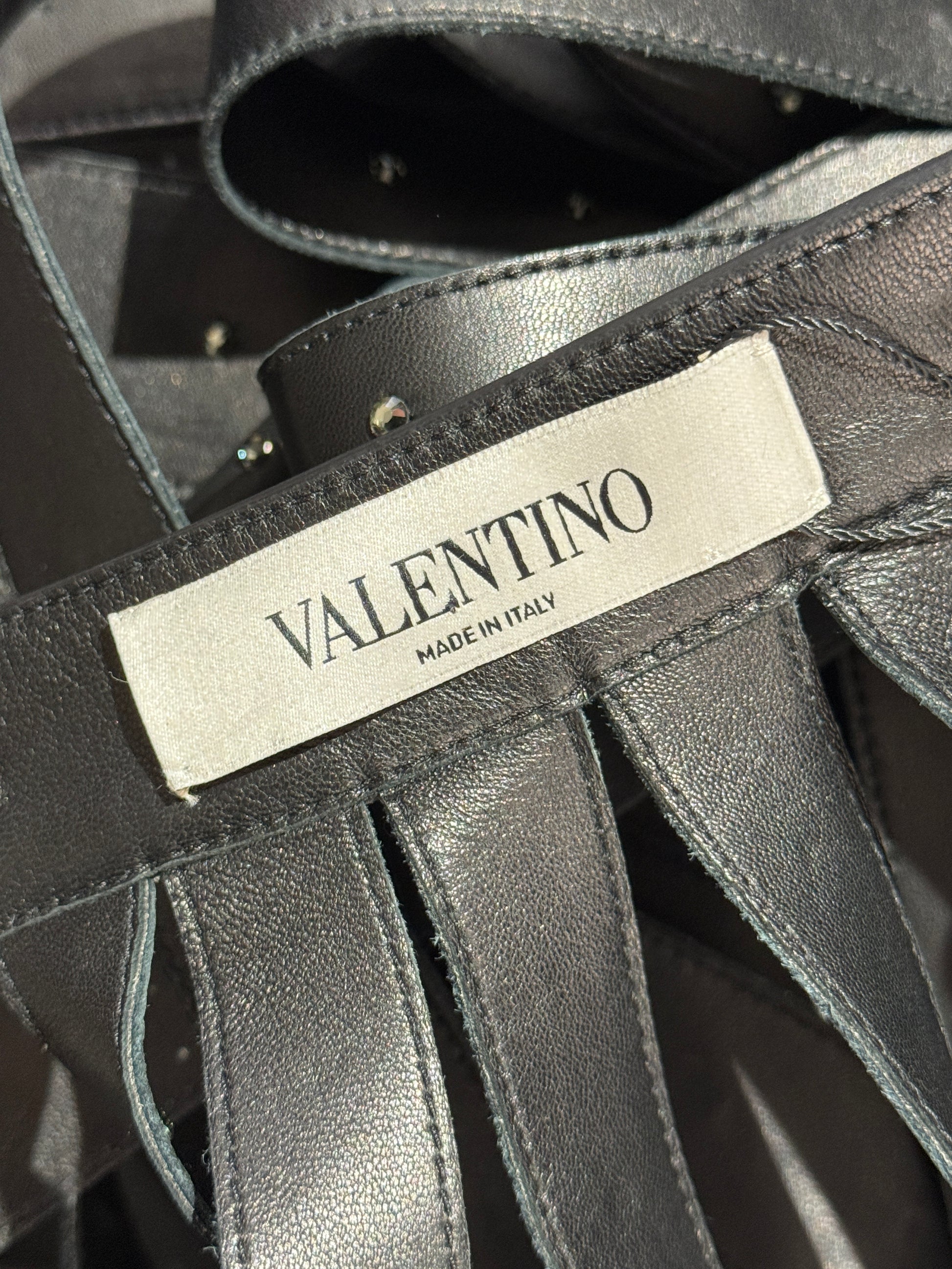 Valentino Maria Grazia Chiuri & Pierpaolo Piccioli - Spring/Summer 2016  - Long black lambskin leather skirt with crystal-embellished fringe 7