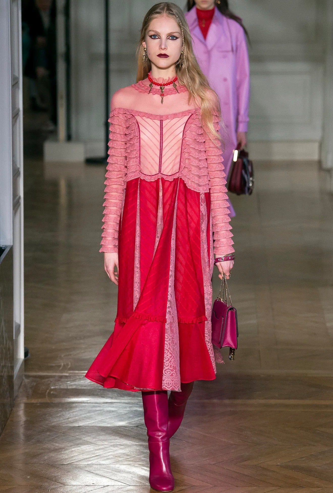 Valentino Maria Grazia Chiuri Pierpaolo Piccioli Fall 2017 Look 5 Pink red dress