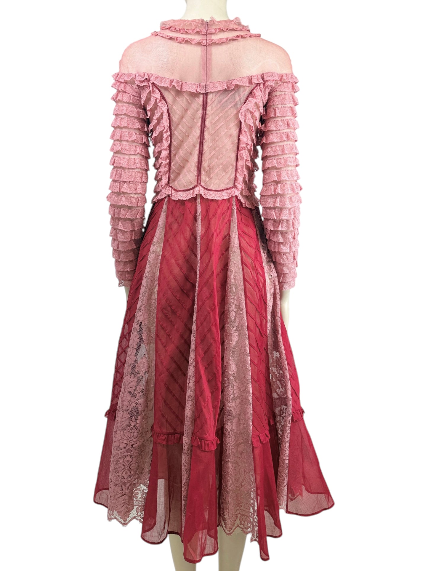 Valentino Maria Grazia Chiuri Pierpaolo Piccioli Fall 2017 Look 5 Pink red dress