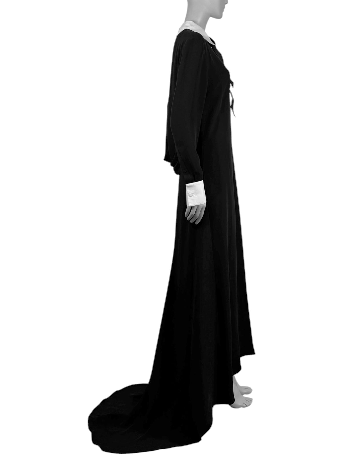 Valentino Pierpaolo Piccioli Fall 2023 Look 72 Maxi train black tie dress