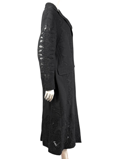 Valentino Pierpaolo Piccioli Spring 2017 Look 33 black coat