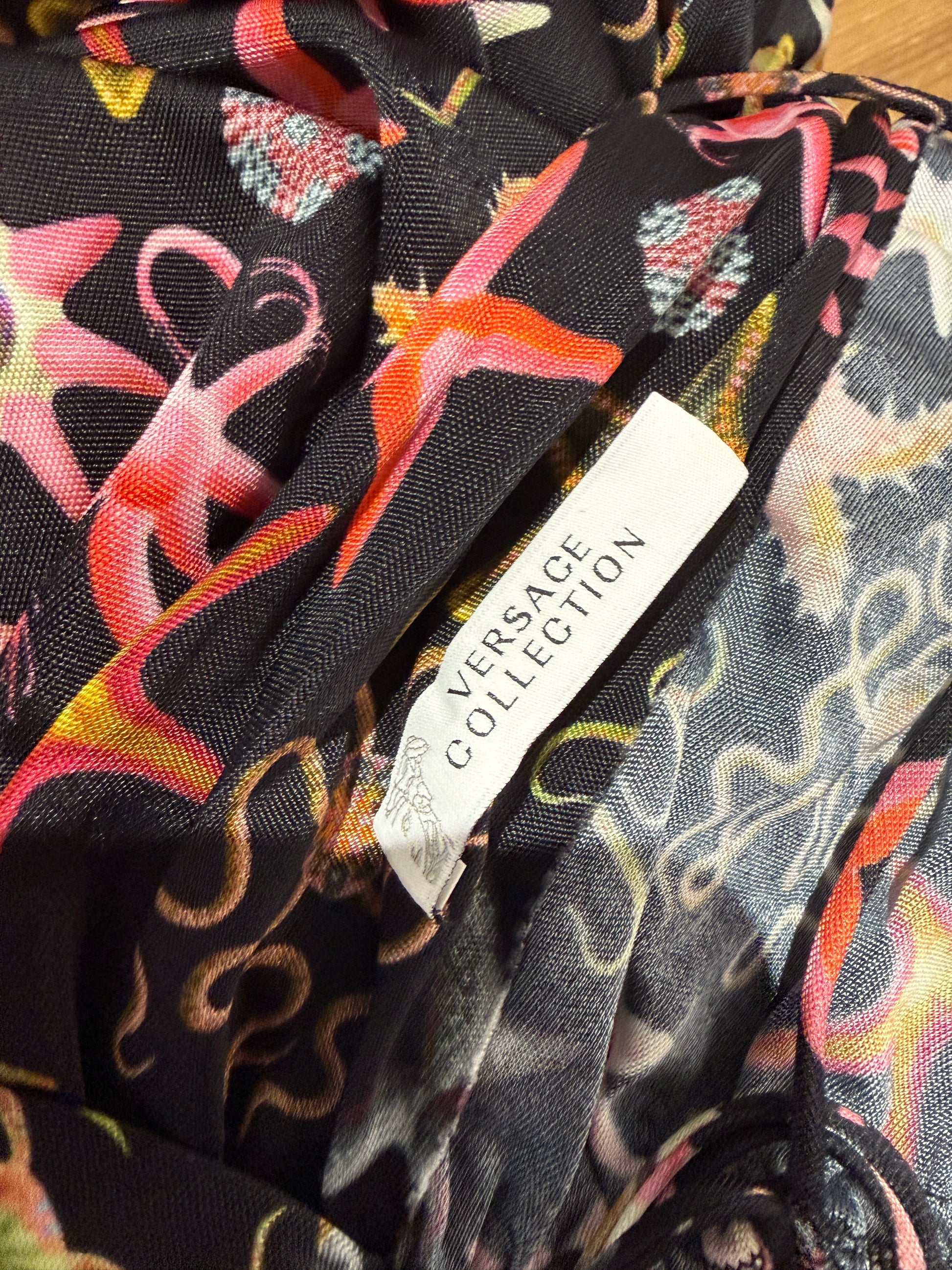 Versace Collection 2015 - Long black viscose jersey dress printed with multicolored starfish motifs 26