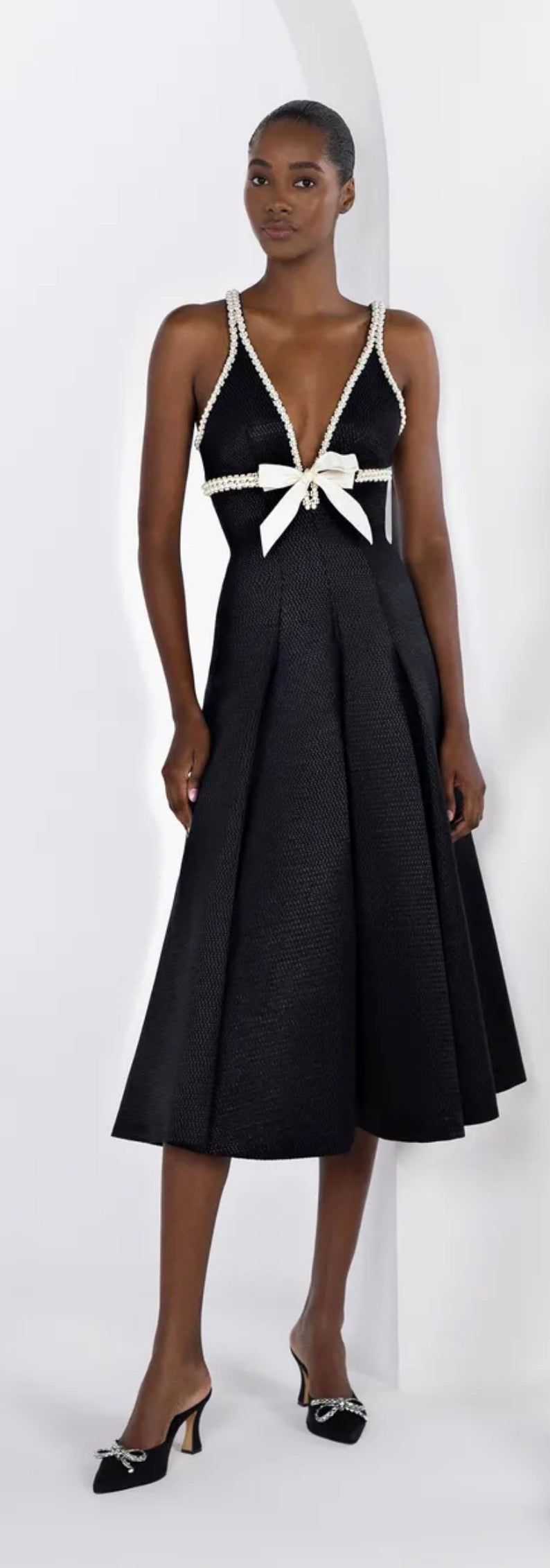 Zuhair Murad Spring 2024 black dress white pearls