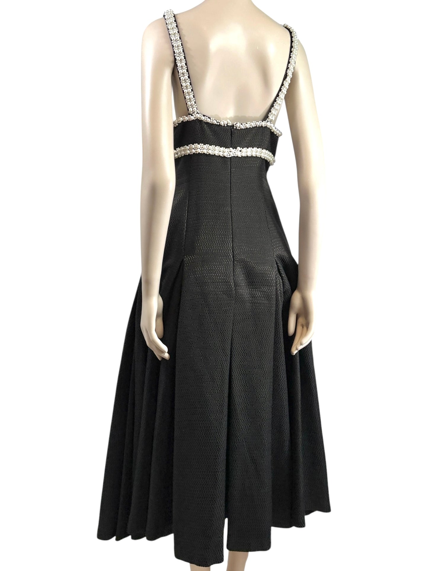 Zuhair Murad Spring 2024 black dress white pearls