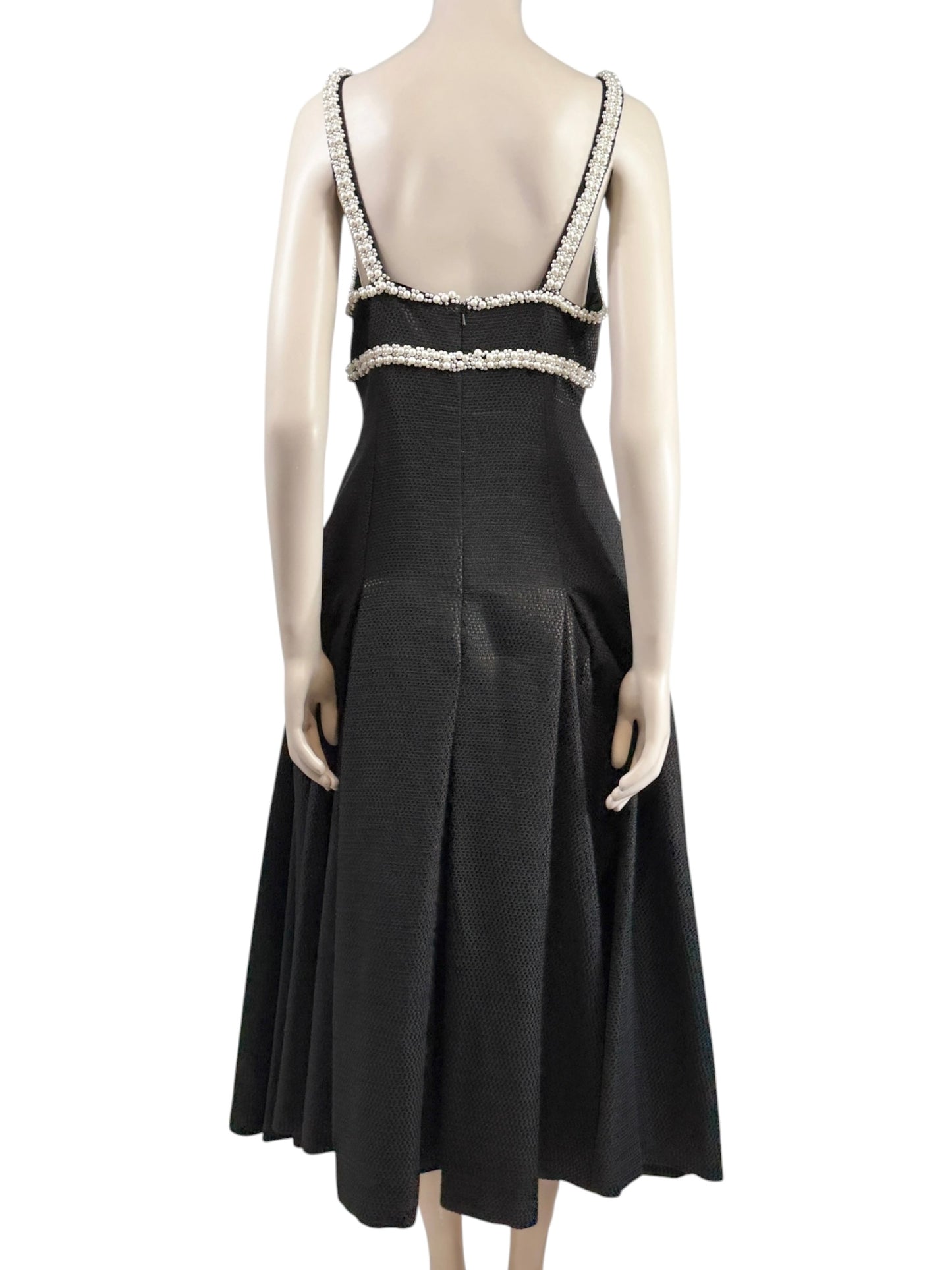 Zuhair Murad Spring 2024 black dress white pearls