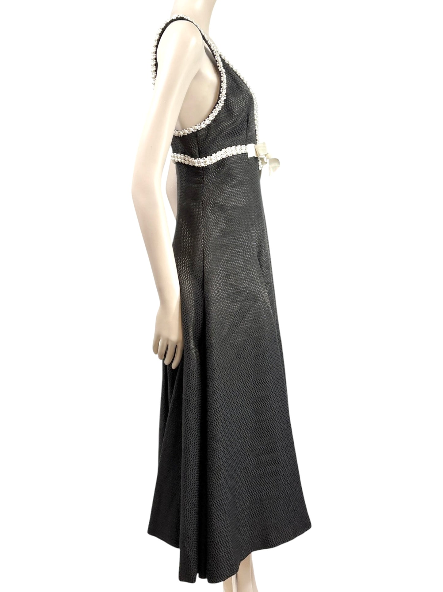 Zuhair Murad Spring 2024 black dress white pearls