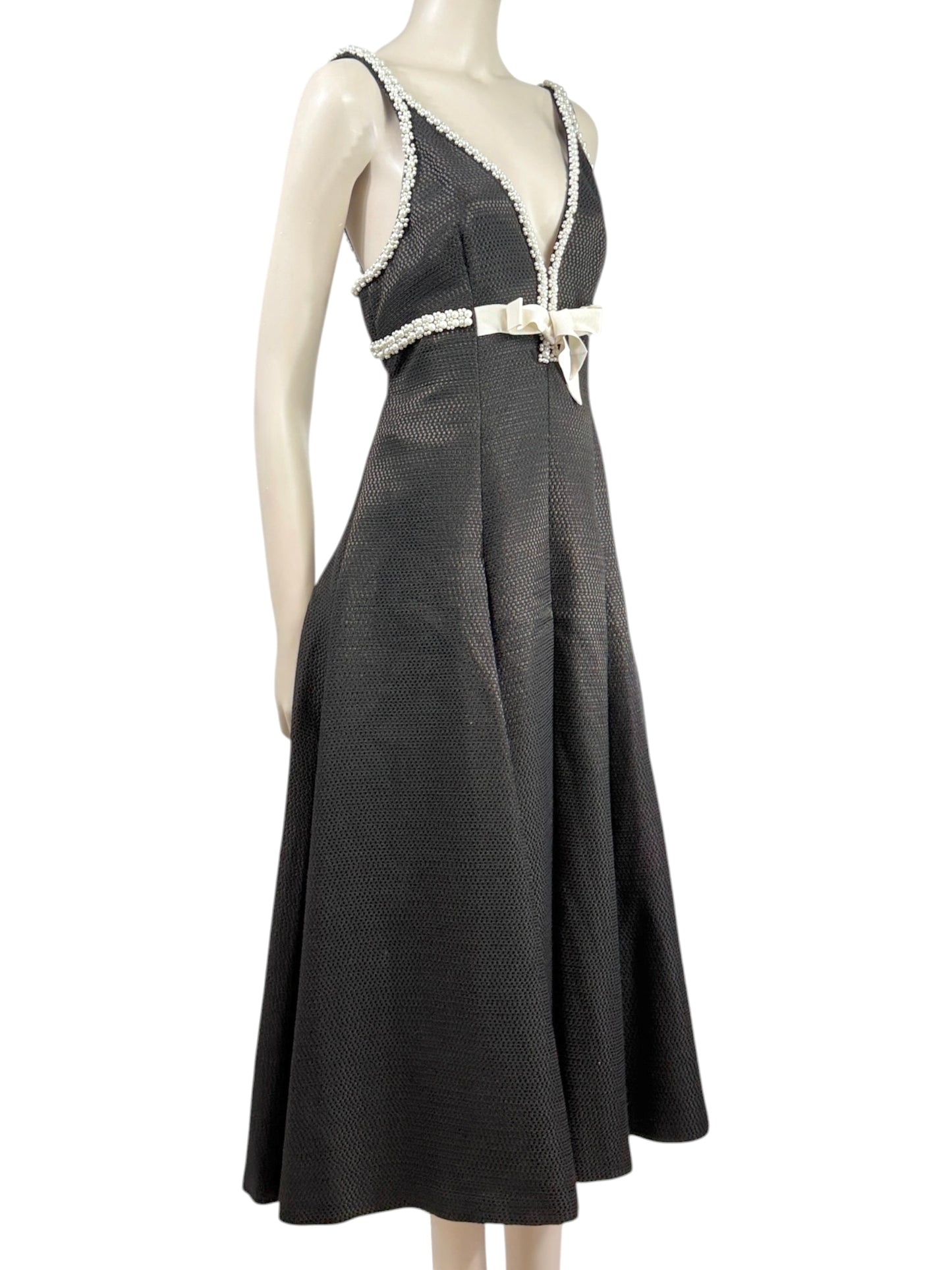 Zuhair Murad Spring 2024 black dress white pearls
