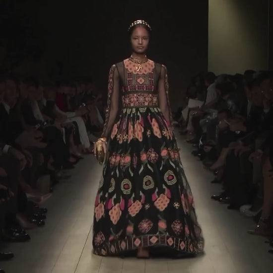 Valentino Pierpaolo Piccioli Spring 2014 Look 72 Gold dragons minaudiere