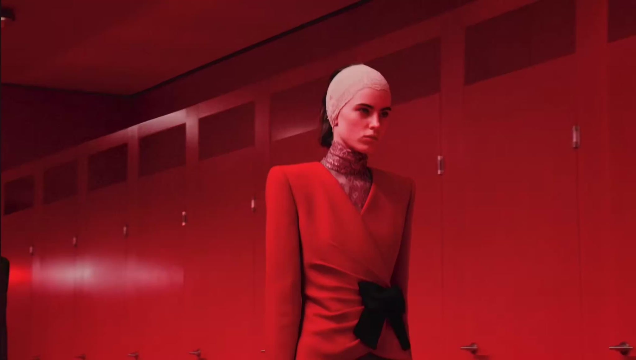 Valentino Alessandro Michele Fall 2025 Look 76 Red jack black velvet bow